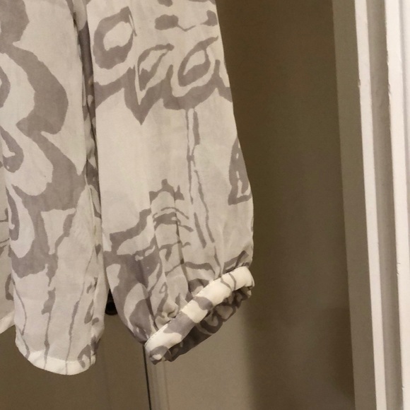 Cabi Pleated Peasant Blouse Size S - Picture 4 of 7